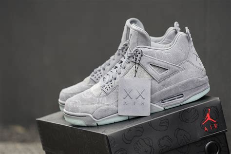 jordan 4 retro KAWS shoes